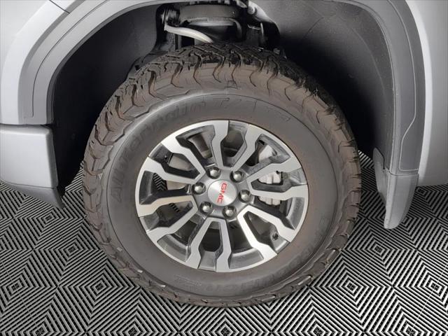 2022 GMC Sierra 1500 Limited 4WD Crew Cab Short Box AT4