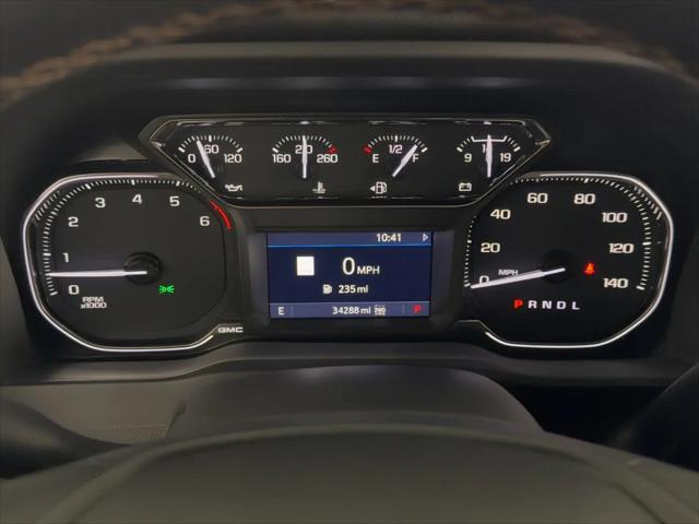2022 GMC Sierra 1500 Limited 4WD Crew Cab Short Box AT4