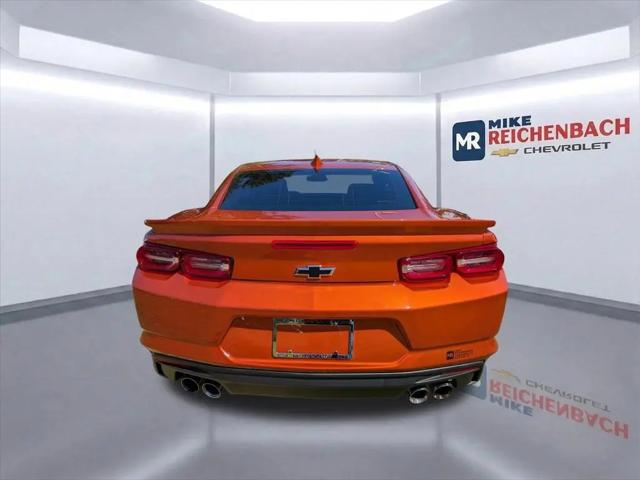 2022 Chevrolet Camaro RWD Coupe LT1