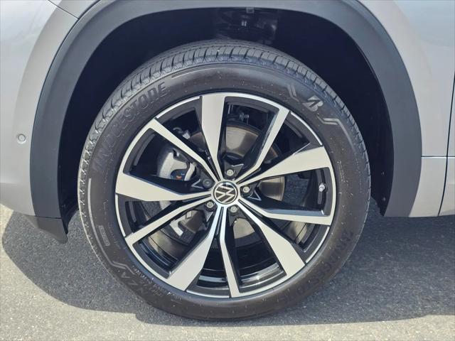 2025 Volkswagen Atlas 2.0T SEL Premium R-Line