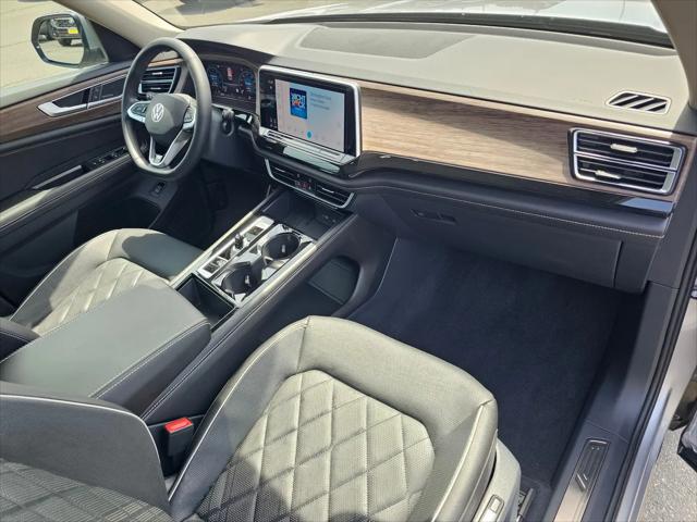 2025 Volkswagen Atlas 2.0T SEL Premium R-Line