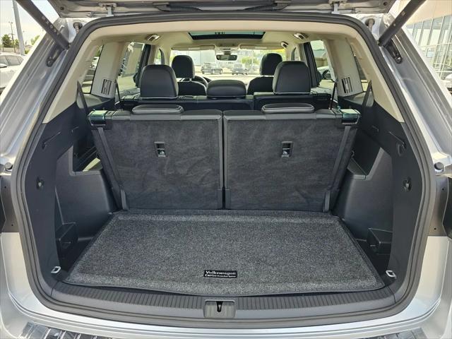 2025 Volkswagen Atlas 2.0T SEL Premium R-Line