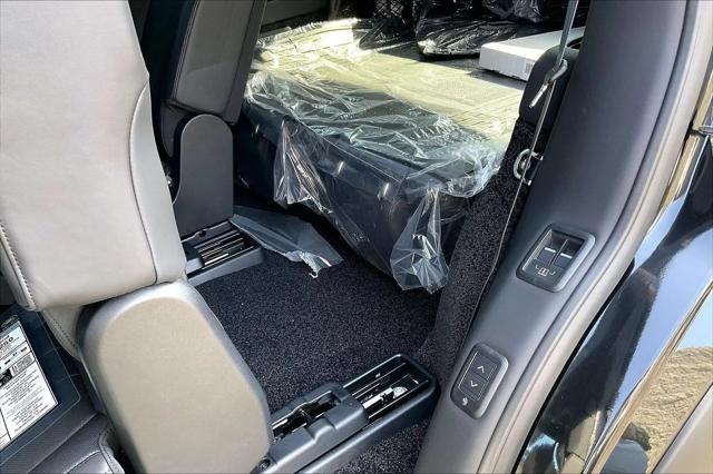 2026 Land Rover Range Rover P400 SE 7 Seat