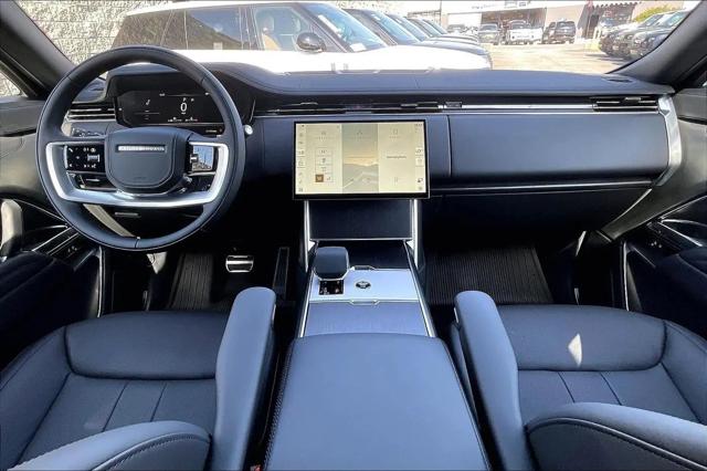 2026 Land Rover Range Rover P400 SE 7 Seat