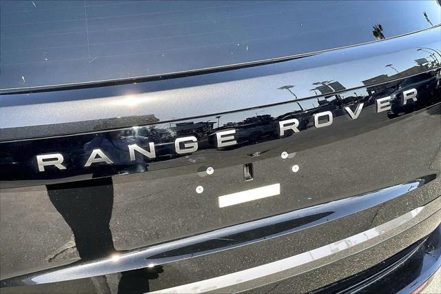 2026 Land Rover Range Rover P400 SE 7 Seat