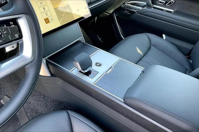 2026 Land Rover Range Rover P400 SE 7 Seat