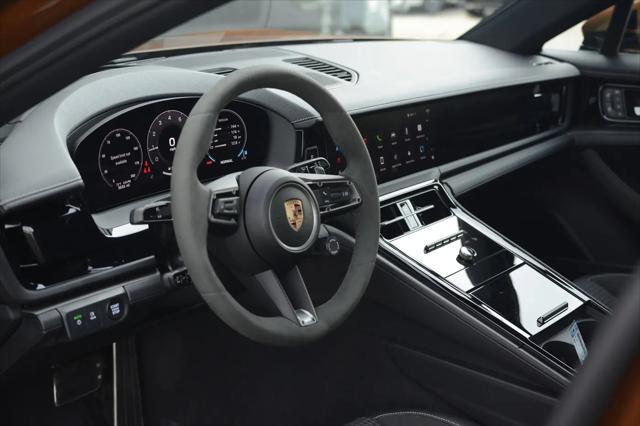 2025 Porsche Panamera 4