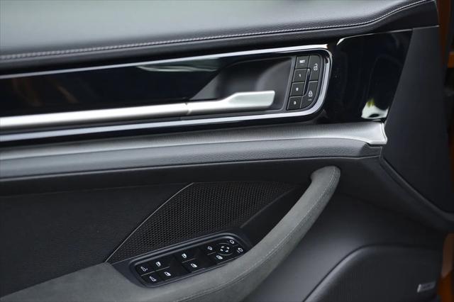 2025 Porsche Panamera 4