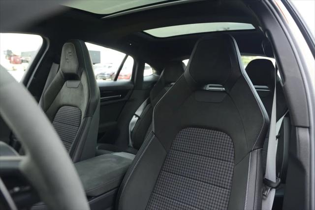 2025 Porsche Panamera 4