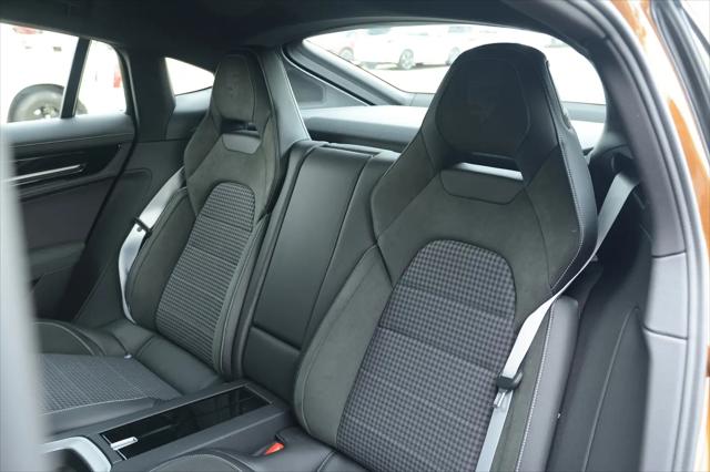 2025 Porsche Panamera 4