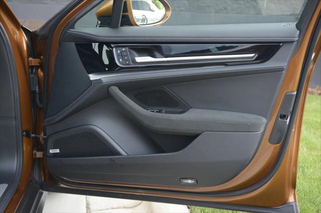2025 Porsche Panamera 4
