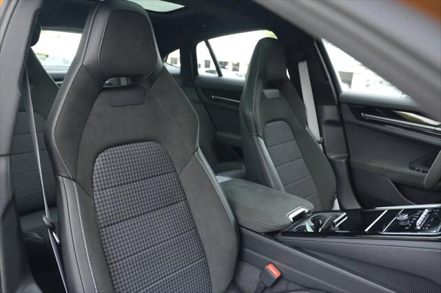 2025 Porsche Panamera 4
