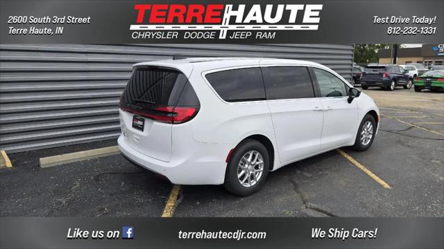 2027 Chrysler Pacifica Select
