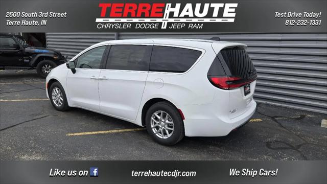 2027 Chrysler Pacifica Select