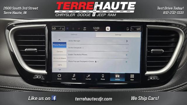 2027 Chrysler Pacifica Select