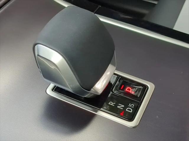 2026 Land Rover Range Rover Velar P250 Dynamic SE