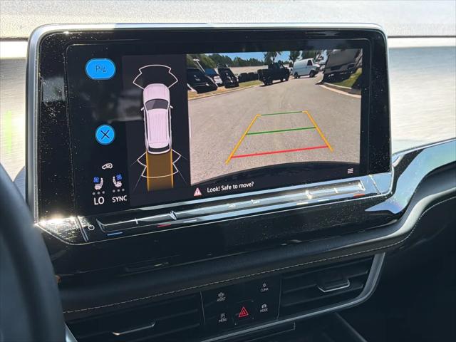 2024 Volkswagen Atlas Cross Sport 2.0T SE w/Technology