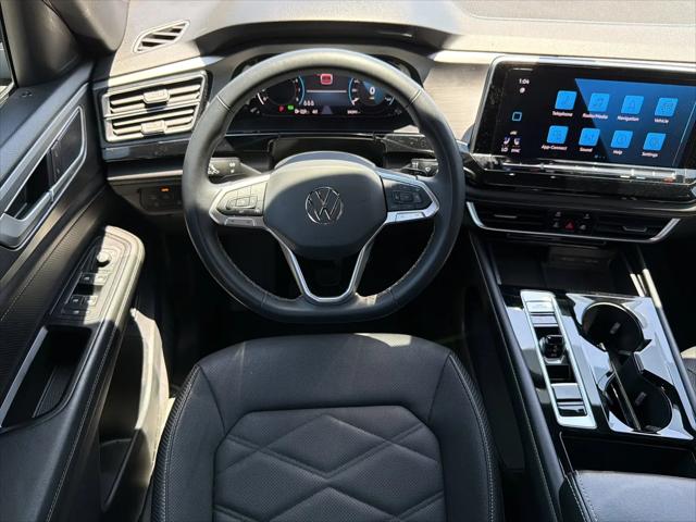 2024 Volkswagen Atlas Cross Sport 2.0T SE w/Technology