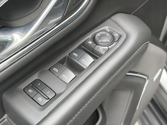 2024 GMC Yukon XL 4WD SLT