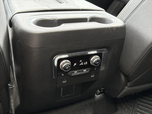 2024 GMC Yukon XL 4WD SLT