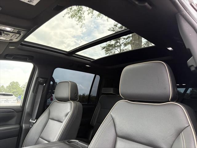 2024 GMC Yukon XL 4WD SLT