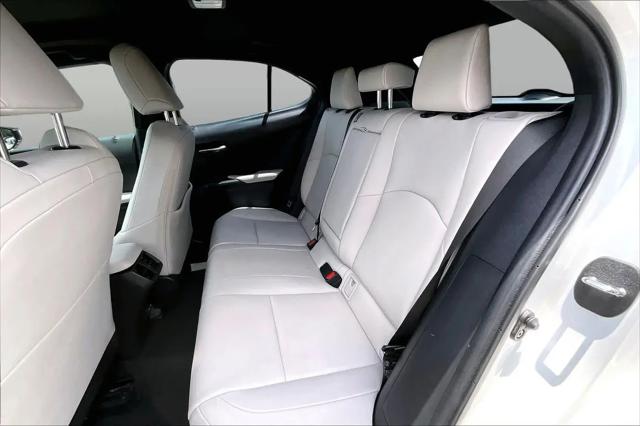 2021 Lexus UX 250h UX 250h