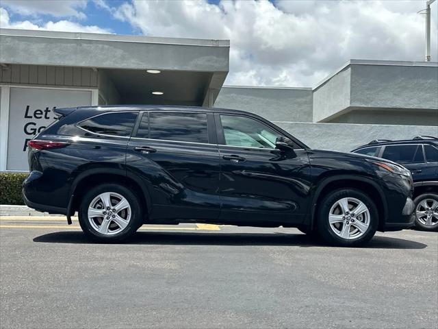 2024 Toyota Highlander LE