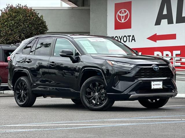 2022 Toyota RAV4 Hybrid SE