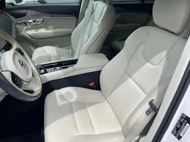 2024 Volvo XC90 Recharge T8 Plus Bright Theme 7-Seater