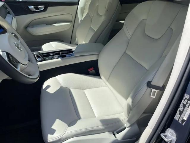2024 Volvo XC60 B5 Plus Dark Theme