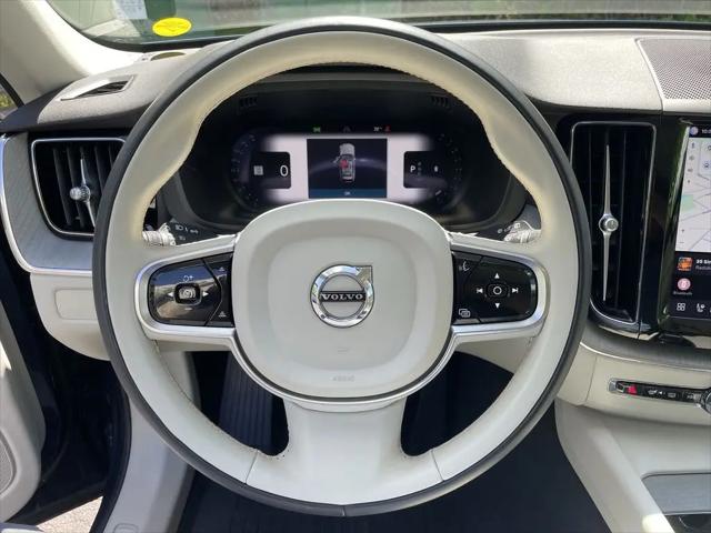 2024 Volvo XC60 B5 Plus Dark Theme