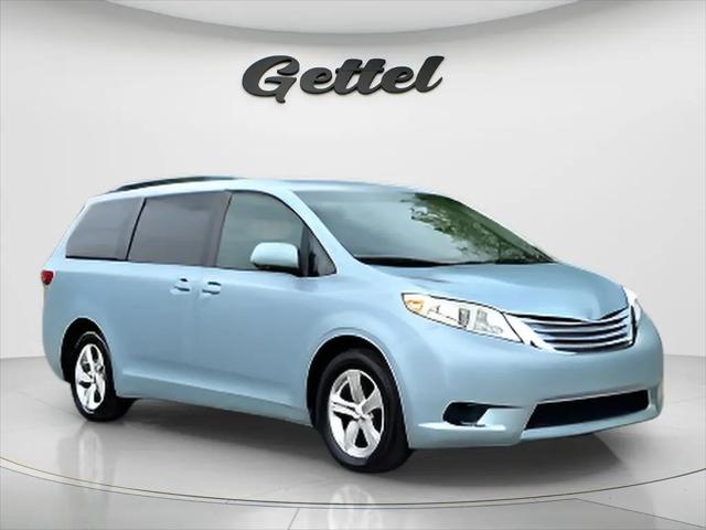 2017 Toyota Sienna XLE 8 Passenger