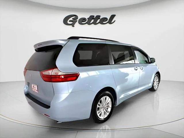 2017 Toyota Sienna XLE 8 Passenger