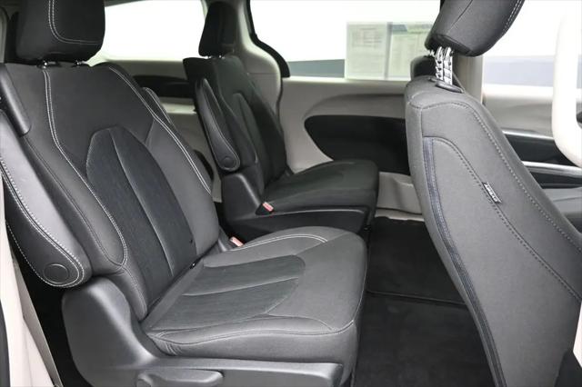 2020 Chrysler Voyager LX