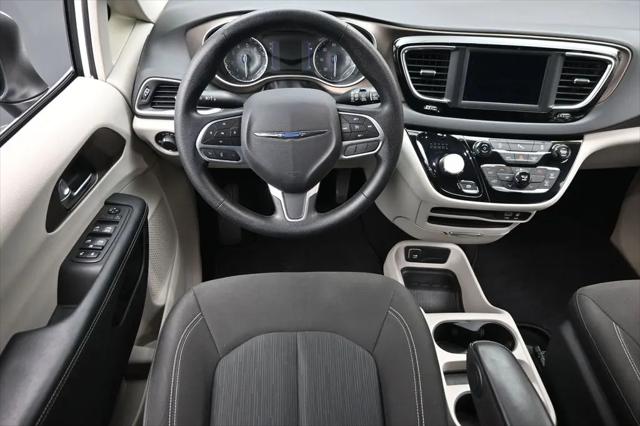 2020 Chrysler Voyager LX