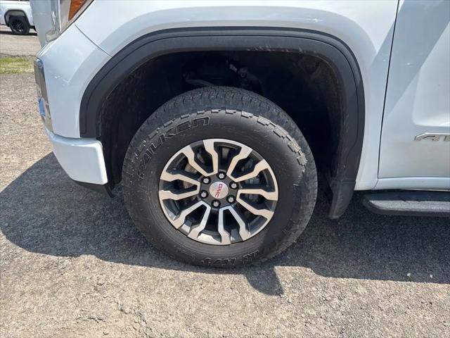 2022 GMC Sierra 1500 Limited 4WD Crew Cab Short Box AT4