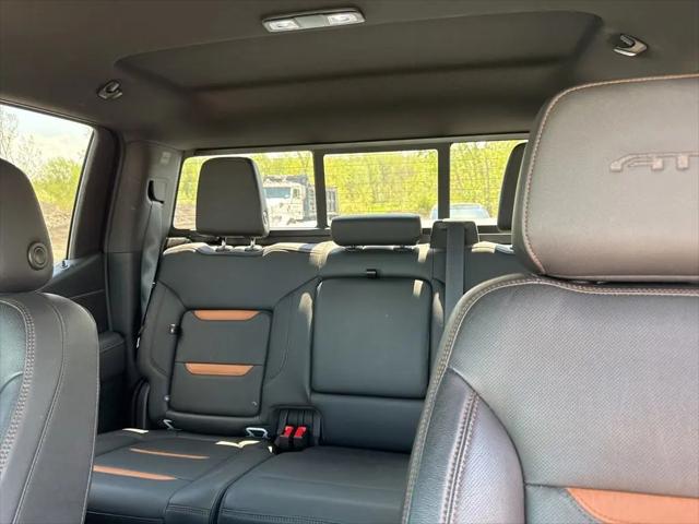 2022 GMC Sierra 1500 Limited 4WD Crew Cab Short Box AT4