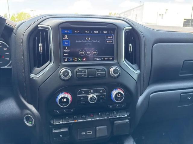 2022 GMC Sierra 1500 Limited 4WD Crew Cab Short Box AT4