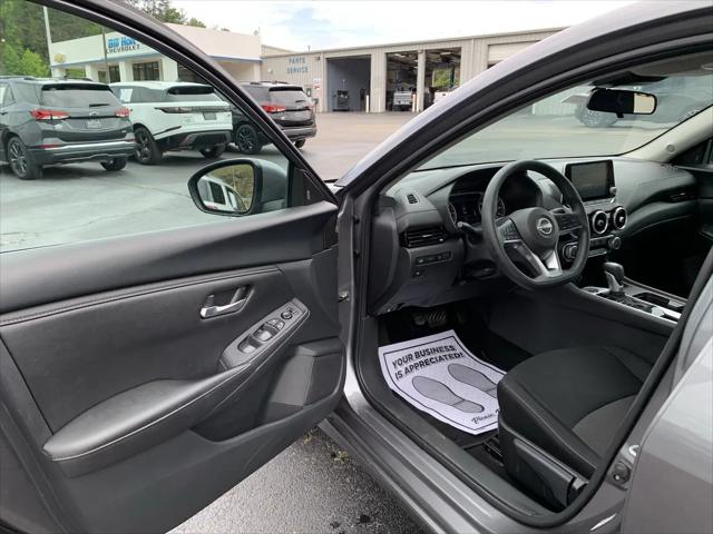 2024 Nissan Sentra SV Xtronic CVT