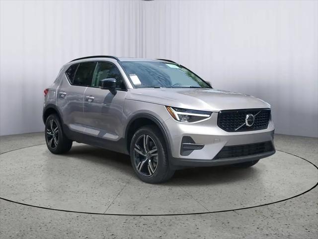 2026 Volvo XC40 Core, B4 FWD Gas (mild hybrid), Dark for sale in Fort Myers, FL