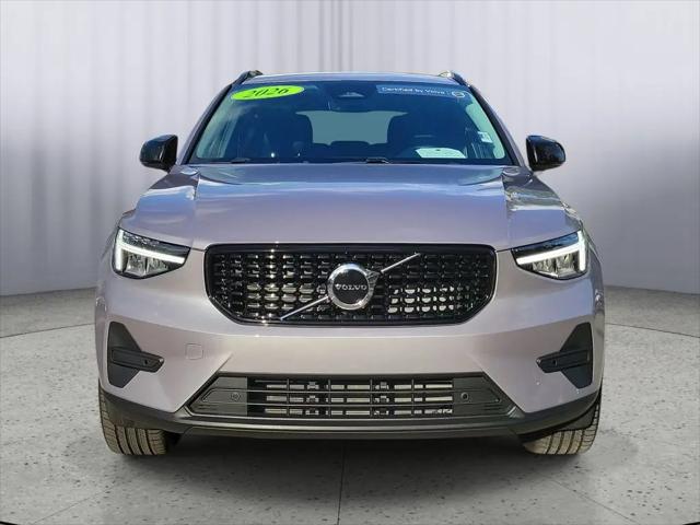 2026 Volvo XC40 Core, B4 FWD Gas (mild hybrid), Dark