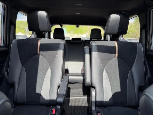 2025 Toyota Grand Highlander Hybrid Platinum MAX