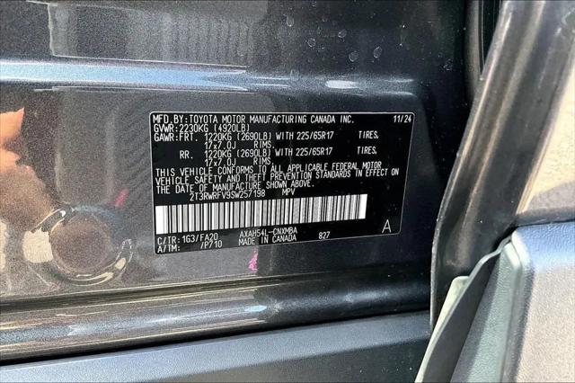 2025 Toyota RAV4 Hybrid XLE