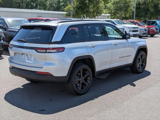 2025 Jeep Grand Cherokee Altitude X 4x4