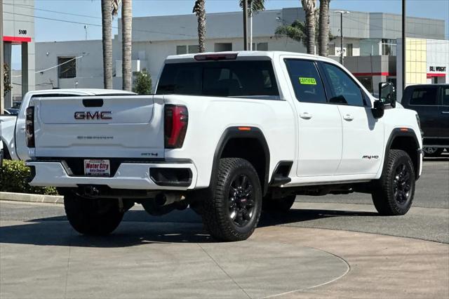 2025 GMC Sierra 2500HD 4WD Crew Cab Standard Bed AT4