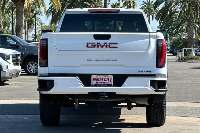 2025 GMC Sierra 2500HD 4WD Crew Cab Standard Bed AT4
