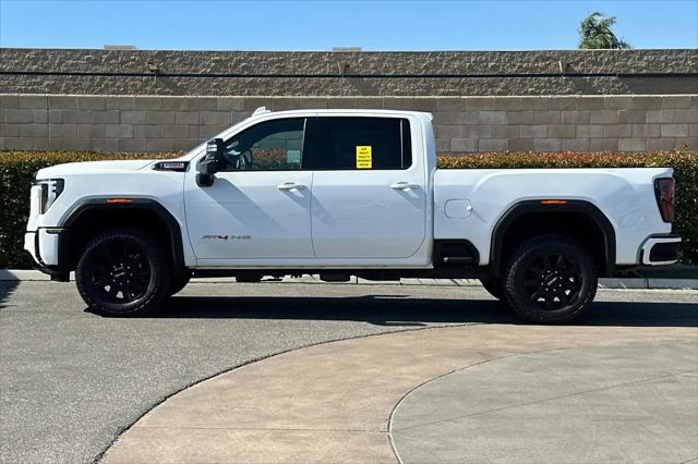 2025 GMC Sierra 2500HD 4WD Crew Cab Standard Bed AT4