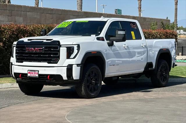 2025 GMC Sierra 2500HD 4WD Crew Cab Standard Bed AT4