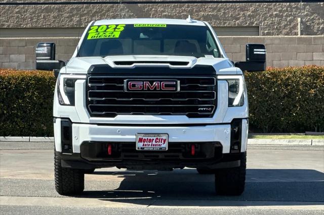 2025 GMC Sierra 2500HD 4WD Crew Cab Standard Bed AT4