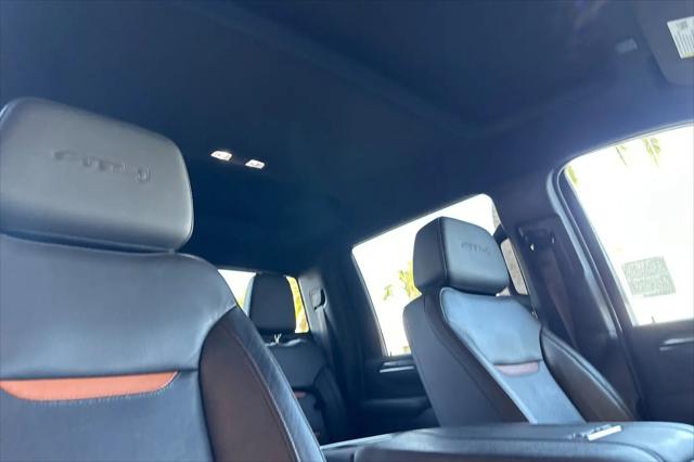 2025 GMC Sierra 2500HD 4WD Crew Cab Standard Bed AT4